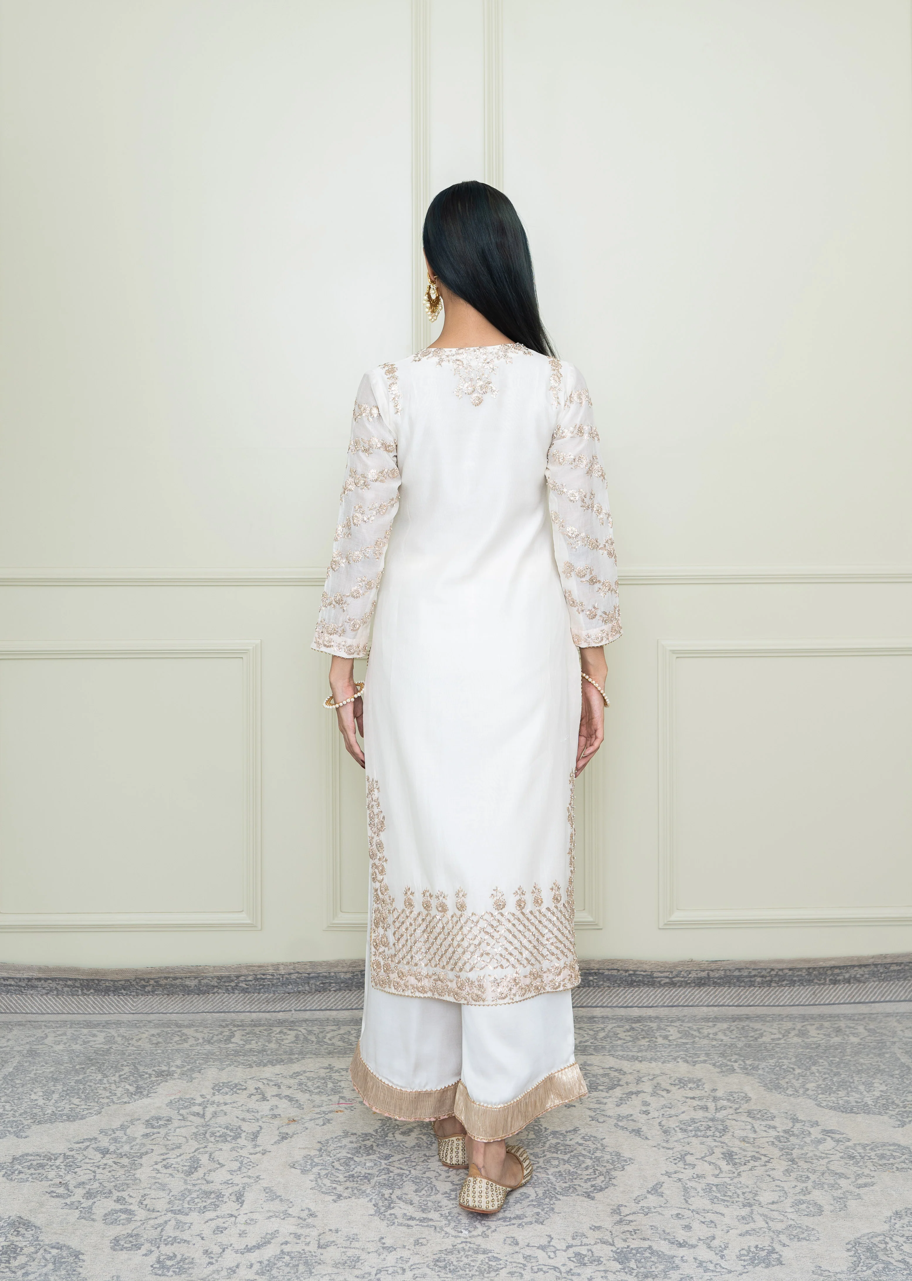Aarvi- Daisy Ivory Tilla Embroidered Kurta Set - Image 3