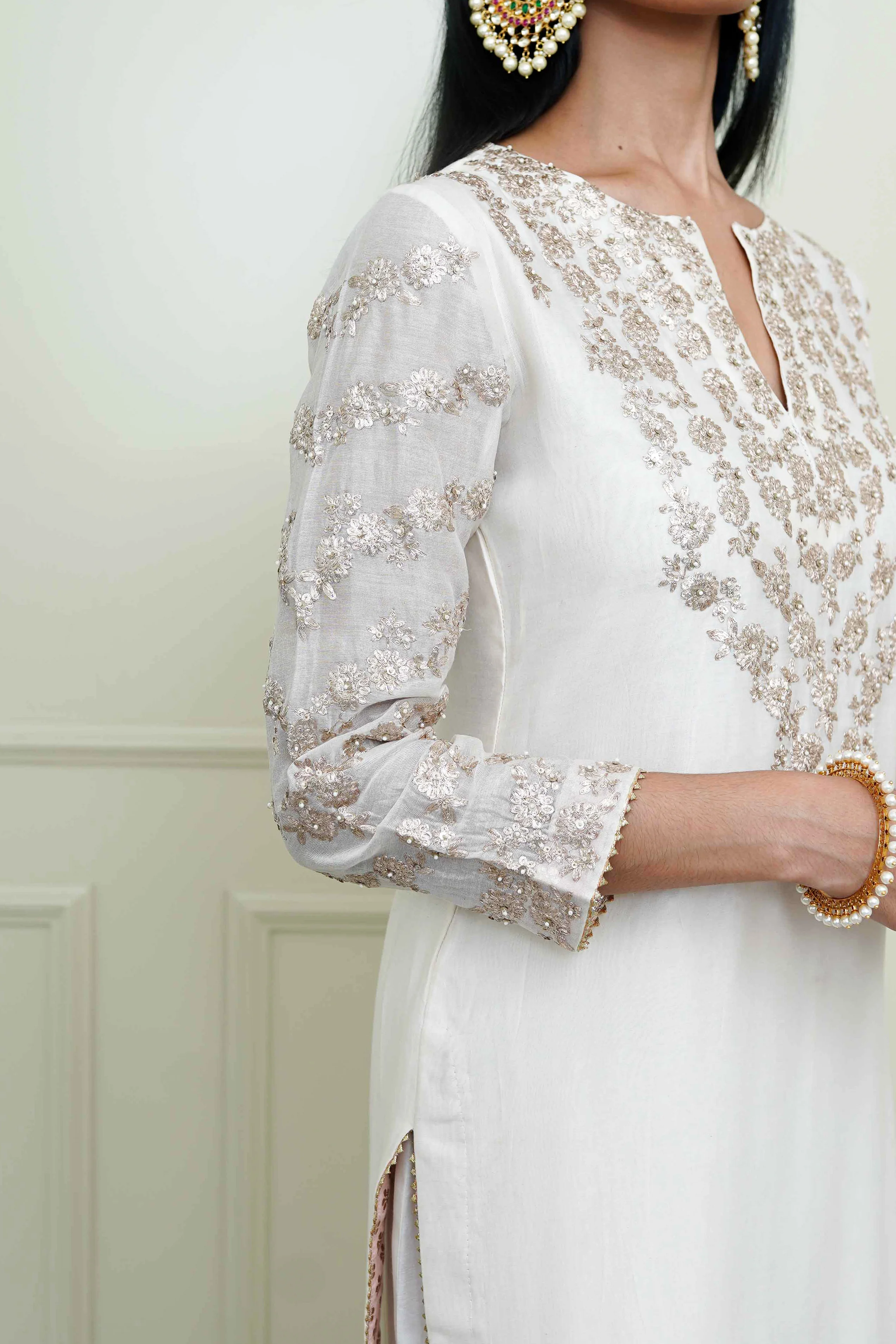 Aarvi- Daisy Ivory Tilla Embroidered Kurta Set - Image 4