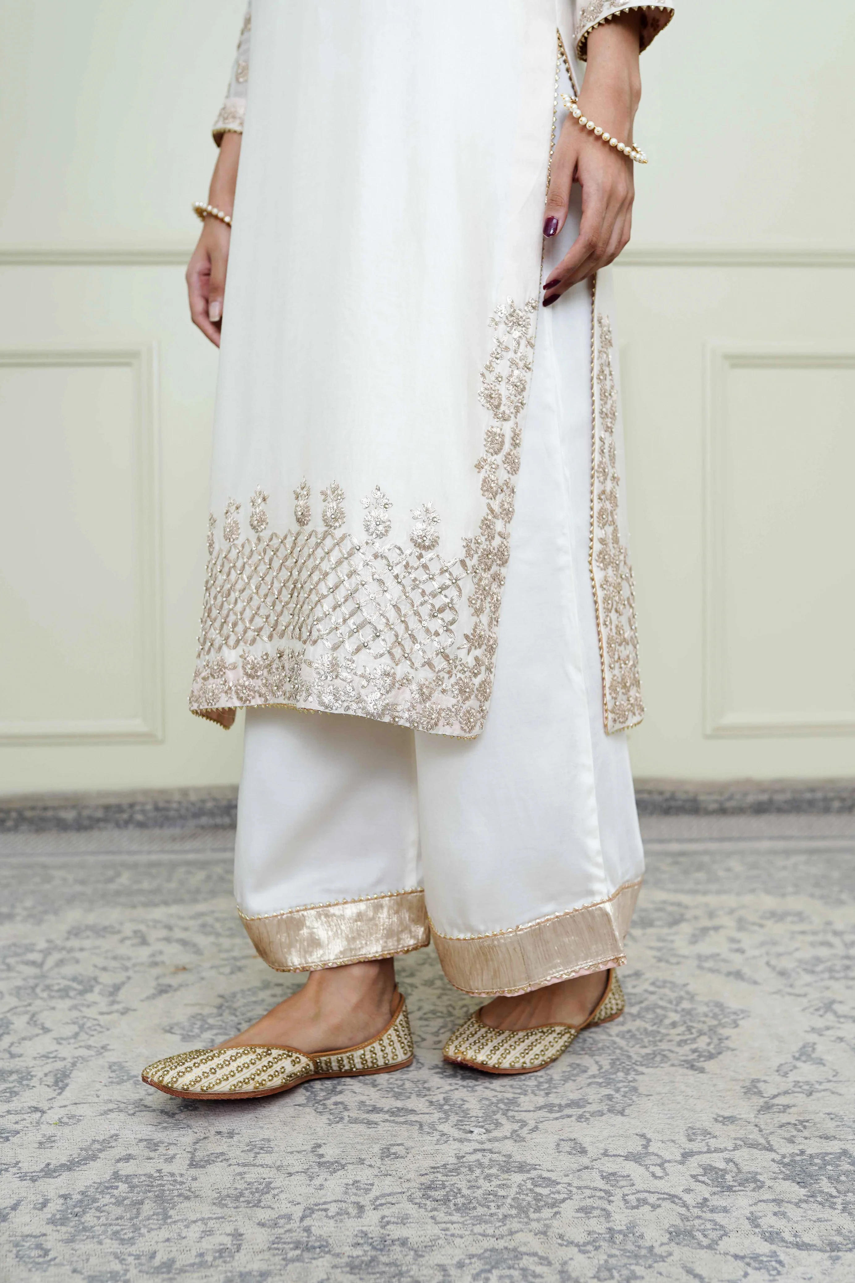 Aarvi- Daisy Ivory Tilla Embroidered Kurta Set - Image 5