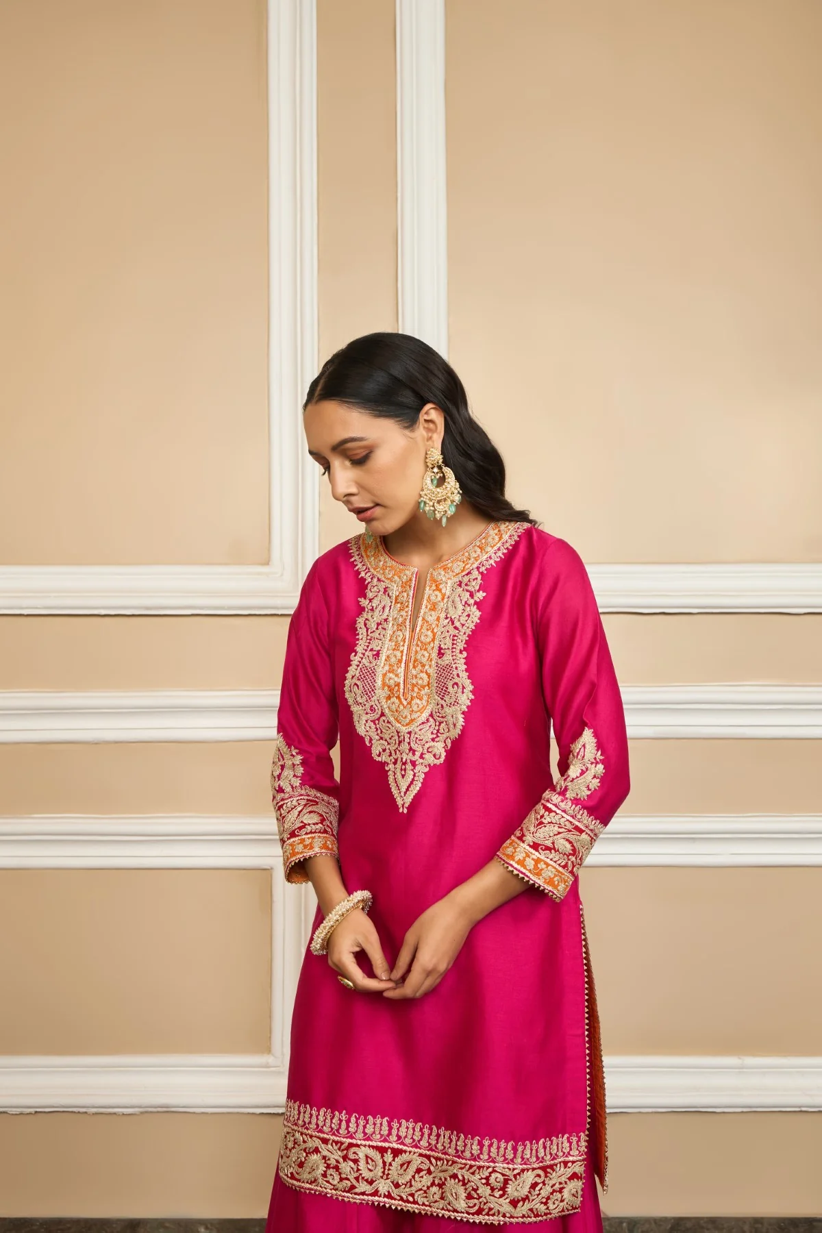 AMIRA - Rani Hotpink SHORT KURTA WITH SHARARA AND ODHNI - Image 6