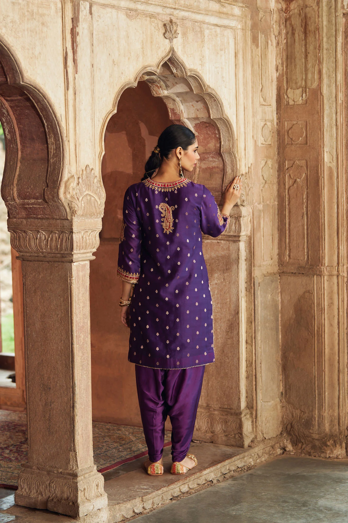FAHMIDA - DEEP PURPLE SHORT KURTA WITH TULIP PANT - Image 7