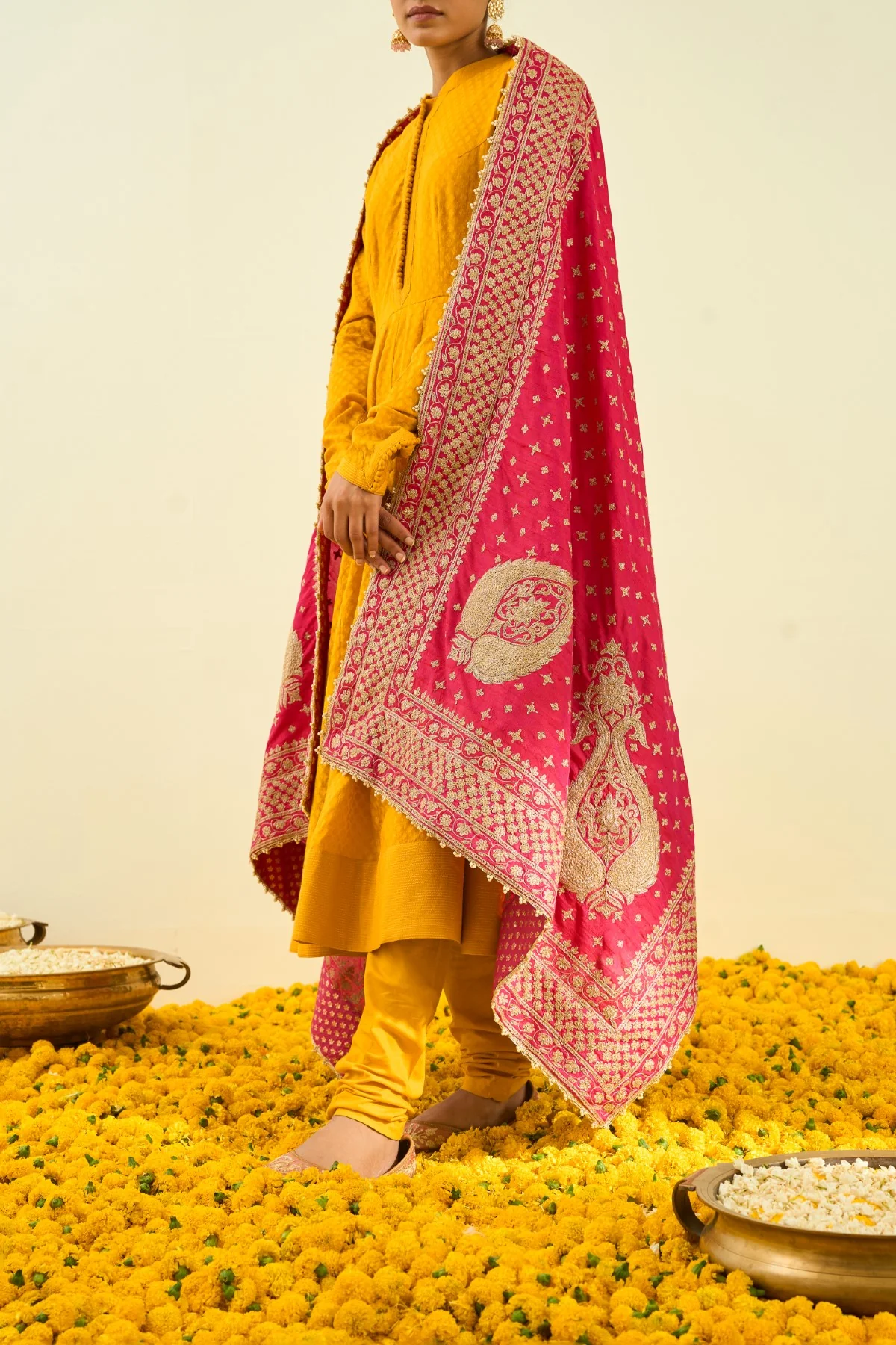 Rani Hotpink Floral Tilla Embroidery Odhni - Image 4